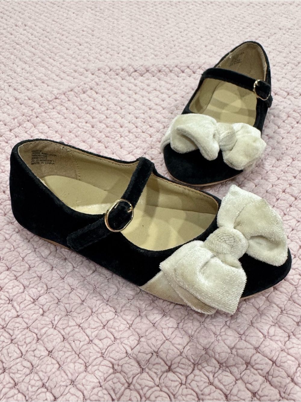 9 Toddler, Janie and Jack Velvet Blue Mary Jane Flats with Cream Bow Accent
